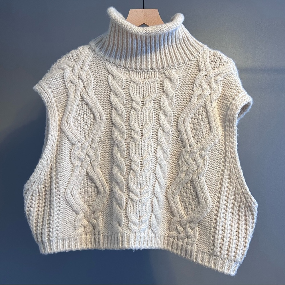 OAK + FORT Cream Cable Knit Sweater Vest